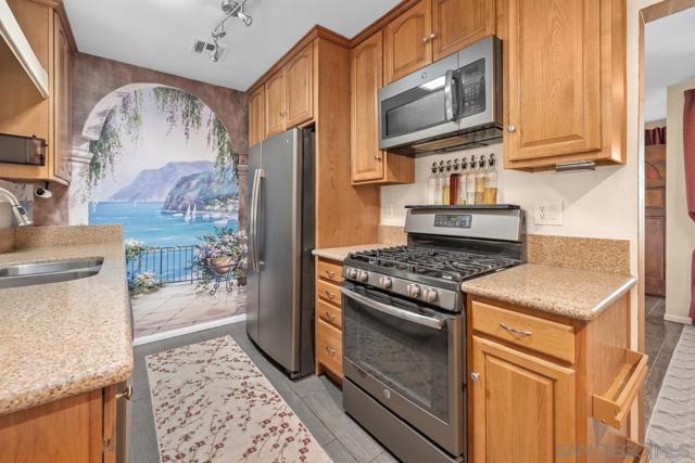 8455 Nentra St, La Mesa CA: https://media.crmls.org/mediaz/cc18179e-22a5-4c6e-893b-ade69587fab0.jpg