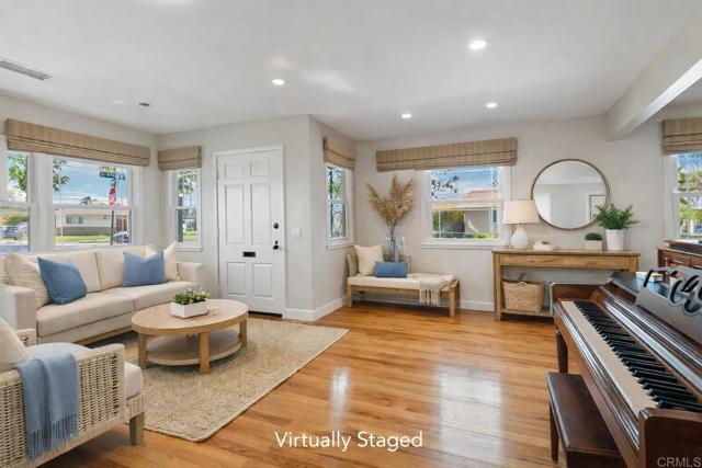 Detail Gallery Image 8 of 30 For 4839 Winona Ave, San Diego,  CA 92115 - 4 Beds | 3 Baths