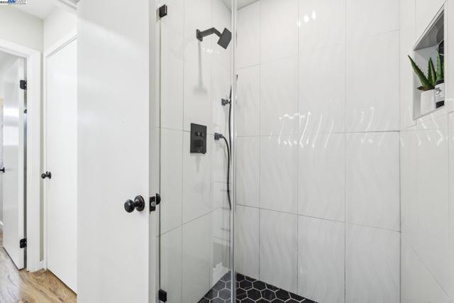 441 FOX HILLS COURT, Oakland CA: https://media.crmls.org/mediaz/cc1951a1-cafc-4c63-95e2-604e31c7b673.jpg