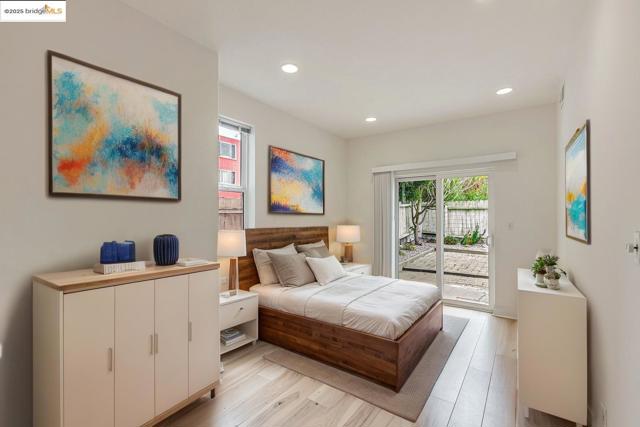 2033 Clement St, San Francisco CA: https://media.crmls.org/mediaz/cc19a8cd-d78e-4188-b32a-d2e104432cf8.jpg