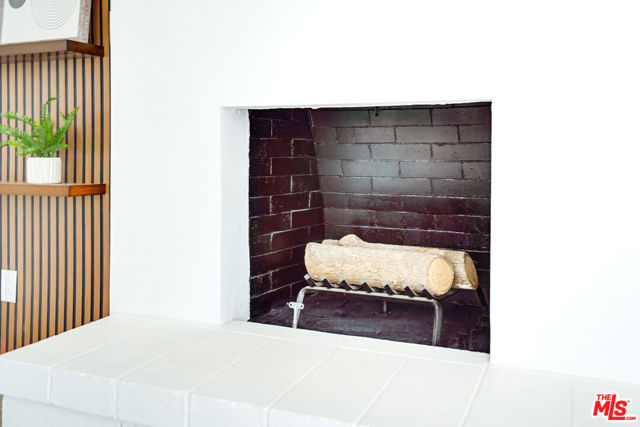 547 N Farrell Drive, Palm Springs CA: https://media.crmls.org/mediaz/cc19a928-ddd2-415a-ad6b-cf1b40f8d1f2.jpg