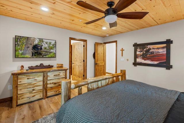 41562 Stone Bridge Road, Big Bear CA: https://media.crmls.org/mediaz/cc1a278e-e6f6-43f5-83b6-a2c9305b2bdb.jpg