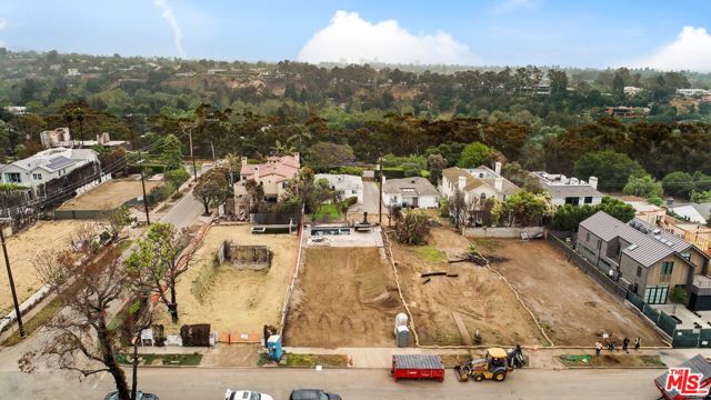 764 Iliff Street, Pacific Palisades CA: https://media.crmls.org/mediaz/cc1b0dbf-2161-4b8c-9383-282dad6439b1.jpg