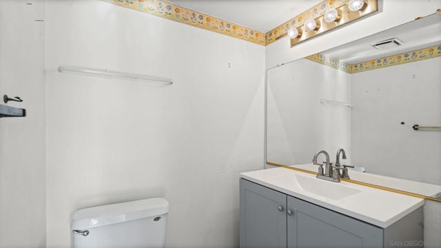 1534 Heirloom Ave, Perris CA: https://media.crmls.org/mediaz/cc1b2a33-52b2-438f-867d-65cd84515c16.jpg