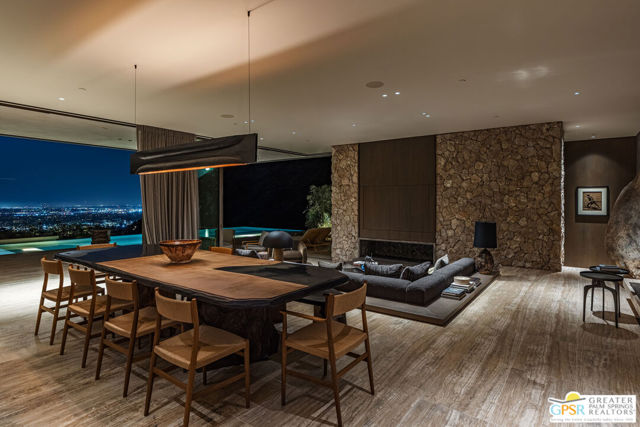 2215 Vista Distancia Court, Palm Springs, CA 92262