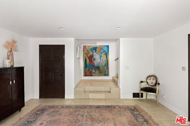 1508 N Beverly Glen Boulevard, Los Angeles CA: https://media.crmls.org/mediaz/cc1b6aff-e973-4948-bcab-e38cdbac0053.jpg