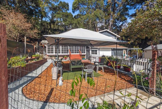 1458 Oakleaf Drive, Royal Oaks CA: https://media.crmls.org/mediaz/cc1c2572-974d-4bf1-871b-564949d7547e.jpg