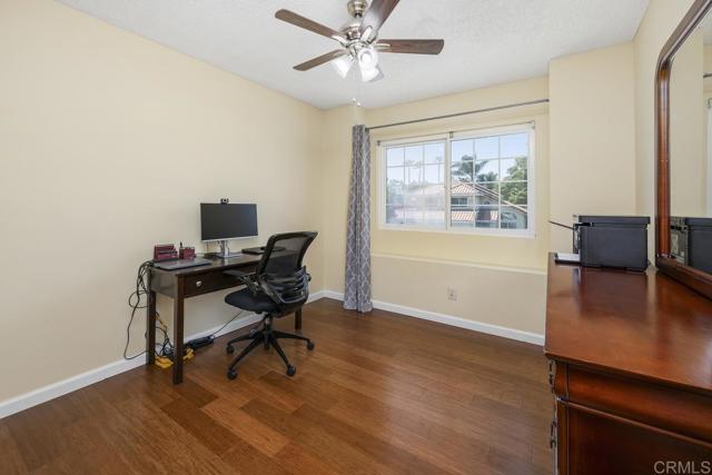 647 Boysenberry Way, Oceanside CA: https://media.crmls.org/mediaz/cc1d051f-9e1b-451a-a26a-daef44020a82.jpg