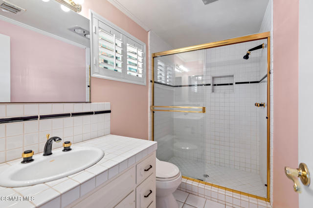 11 Inverness Road, Thousand Oaks CA: https://media.crmls.org/mediaz/cc1d2df8-be40-4a68-b991-bc26f667009b.jpg