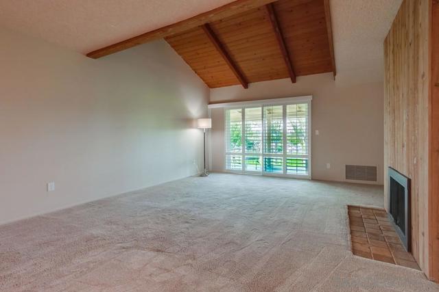1976 Fairway Circle, San Marcos CA: https://media.crmls.org/mediaz/cc1d3348-4ab4-4d8d-9634-879c9650ee67.jpg
