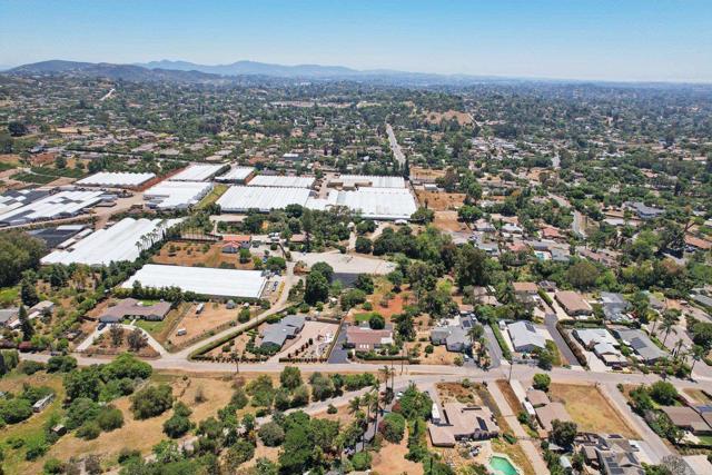 Detail Gallery Image 60 of 69 For 1917 Friendly Dr, Vista,  CA 92084 - 4 Beds | 3 Baths