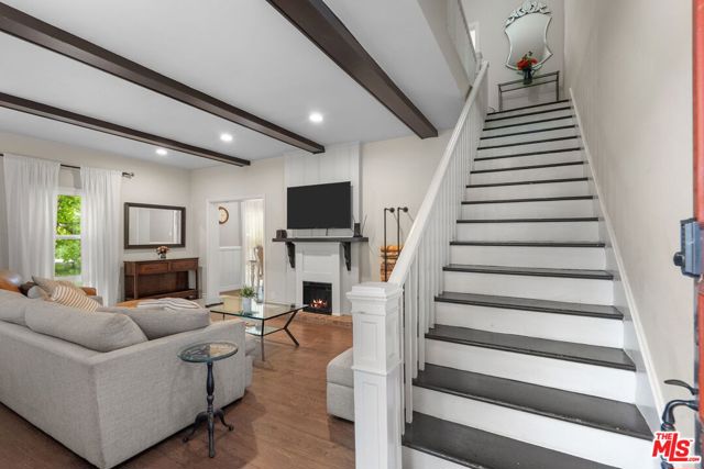 9528 W Olympic Boulevard, Beverly Hills CA: https://media.crmls.org/mediaz/cc1ea56a-e100-4ad0-b745-d7f096999467.jpg