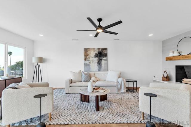 Image 14 of 71 For 6425 Crystalaire Dr