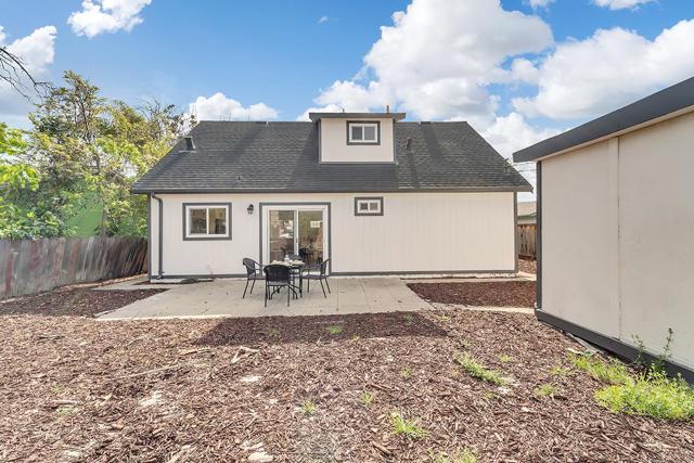2068 Interbay Drive, San Jose CA: https://media.crmls.org/mediaz/cc1f12a4-f76c-4177-bf17-1e11e5f91dd9.jpg