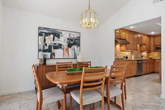 159 Mexicali Ct, Solana Beach CA: https://media.crmls.org/mediaz/cc1f2399-4c26-4dba-b74f-ecd92be8d528.jpg