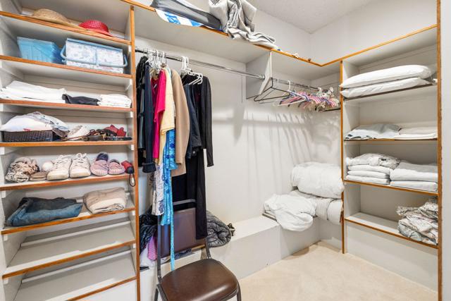 46220 Manitou Drive, Indian Wells CA: https://media.crmls.org/mediaz/cc1f438a-d916-47b3-88f2-747995377ee1.jpg