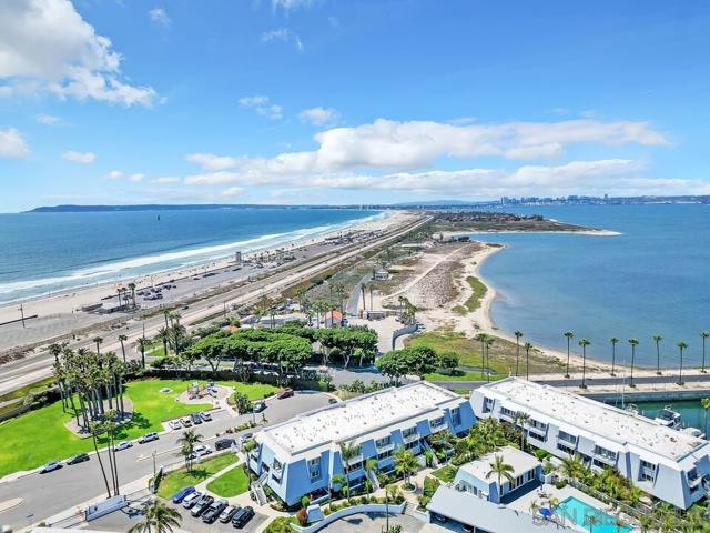 24 Montego Court, Coronado CA: https://media.crmls.org/mediaz/cc1f5da8-92e8-4a6b-bcc6-19eb55b262b0.jpg