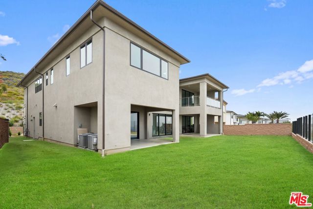 20244 W Albion Way, Porter Ranch CA: https://media.crmls.org/mediaz/cc1f768f-0a1e-42c9-a477-3b6e154351a1.jpg