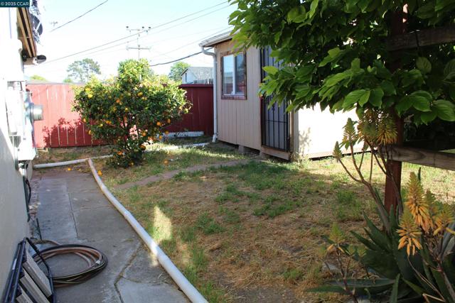 2956 Mckenzie Dr, Richmond CA: https://media.crmls.org/mediaz/cc1f7794-477e-493a-820f-2bcdad366a77.jpg