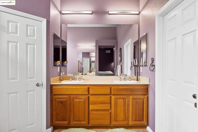 3551 Keystone Loop, Discovery Bay CA: https://media.crmls.org/mediaz/cc200d7e-e221-4283-936e-4a0fac2c3fe2.jpg