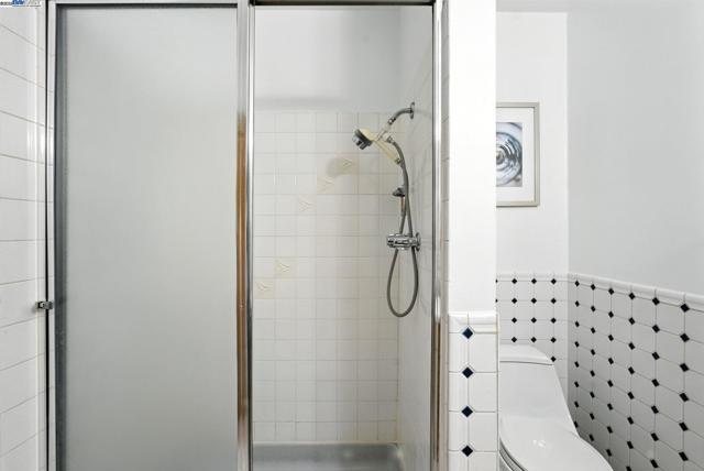 3101 61St Ave, Oakland CA: https://media.crmls.org/mediaz/cc201d5a-8792-43da-8f38-fbae7abba0dd.jpg