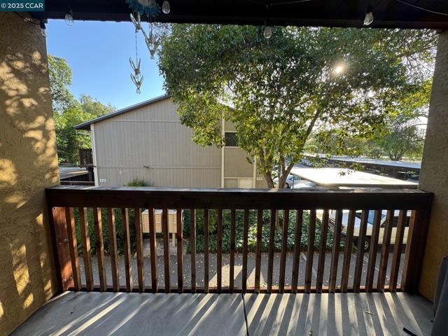 1060 Oak Grove Rd, Concord CA: https://media.crmls.org/mediaz/cc2267a6-fb4d-4e49-abcf-210847aa49fc.jpg