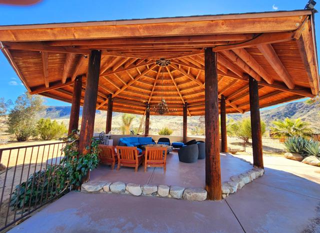 3569 Calmada Road, Pioneertown CA: https://media.crmls.org/mediaz/cc22def4-f2fb-46a5-9c2a-d2d26fe4510e.jpg
