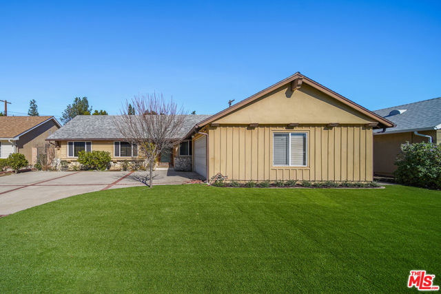 22259 Hart Street photo 2