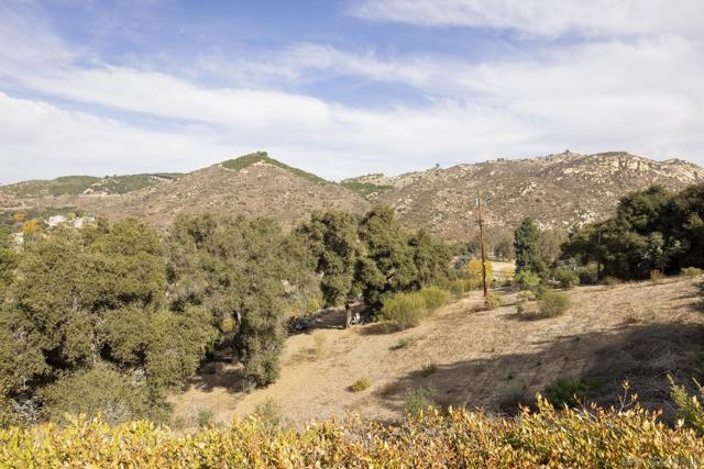 29531 Gordon Hill Road, Valley Center CA: https://media.crmls.org/mediaz/cc234943-e046-4396-abaa-18499b7f9a4d.jpg