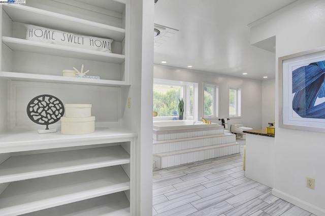 10705 Dublin Canyon Rd, Pleasanton CA: https://media.crmls.org/mediaz/cc250cf1-034b-4323-8c53-81f05fae60e7.jpg