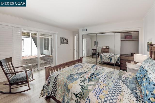 3128 Tice Creek Dr, Walnut Creek CA: https://media.crmls.org/mediaz/cc261237-22f4-458c-be07-48bd2abb124a.jpg