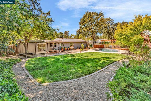 240 CASTLE GLEN ROAD, Walnut Creek CA: https://media.crmls.org/mediaz/cc263d94-6e8a-4ced-a673-5117455840c5.jpg