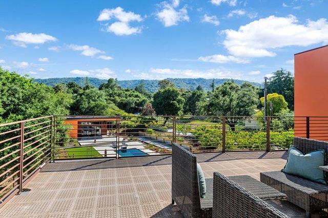 14835 Baranga Lane, Saratoga CA: https://media.crmls.org/mediaz/cc269b29-2116-4955-909f-f83fedfbb617.jpg