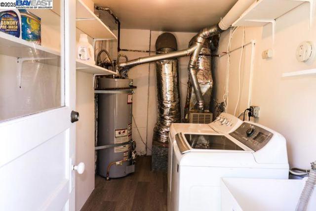 828 Everett Ave, Oakland CA: https://media.crmls.org/mediaz/cc26a60c-ca39-4ebd-8ce5-6d4d04c9f76a.jpg