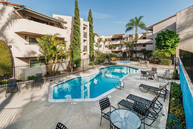 Detail Gallery Image 34 of 42 For 2607 Pirineos Way #116,  Carlsbad,  CA 92009 - 3 Beds | 2 Baths