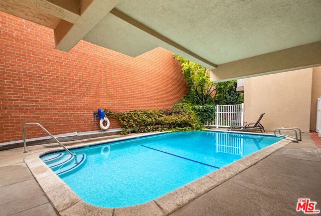5135 Zelzah Avenue, 305 photo 28
