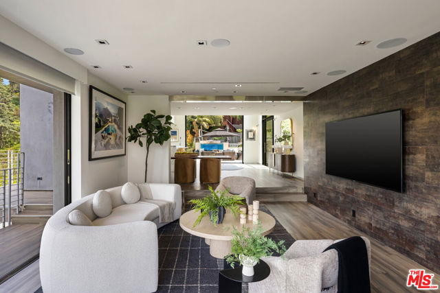 5751 Valley Oak Drive, Los Angeles CA: https://media.crmls.org/mediaz/cc27520e-0001-4dec-bc4d-a6adb389e39f.jpg