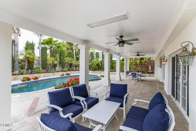 8857 Bluffdale Dr, Sun Valley CA: https://media.crmls.org/mediaz/cc27e11e-35d6-43ab-ace1-175f1e6ac2c5.jpg