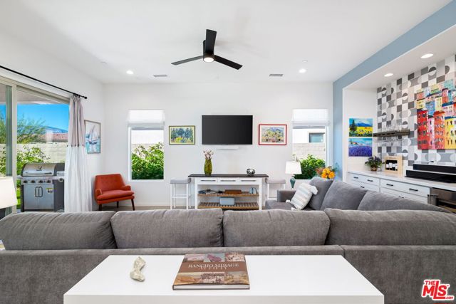 21 Chardonnay, Rancho Mirage CA: https://media.crmls.org/mediaz/cc283d05-671d-48c2-8a63-4d3914958580.jpg