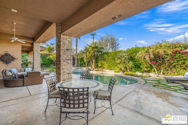 2 Varsity Circle, Rancho Mirage CA: https://media.crmls.org/mediaz/cc28b45c-56b1-442d-930c-9c2b8fb087ad.jpg