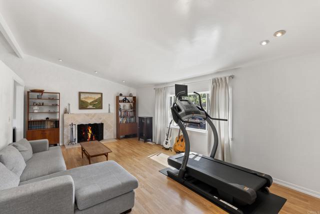 1958 Milford Place, El Cajon CA: https://media.crmls.org/mediaz/cc28ba8b-8b59-4111-aa16-7670a44102c8.jpg