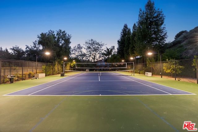 23593 Park South Street, Calabasas CA: https://media.crmls.org/mediaz/cc28cdeb-8deb-4e42-a08c-37345ab75b81.jpg