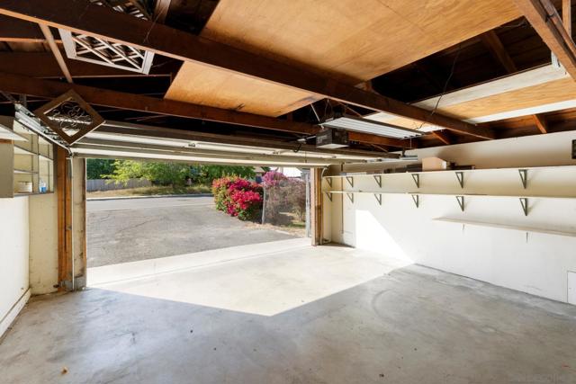 965 Highland Drive, Vista CA: https://media.crmls.org/mediaz/cc28d805-aac9-471f-89b0-b4b4a91291c5.jpg