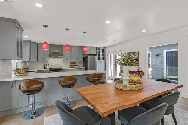 551 Cambrian Way, Danville CA: https://media.crmls.org/mediaz/cc2964a0-301f-467a-99ae-2af53c21e755.jpg