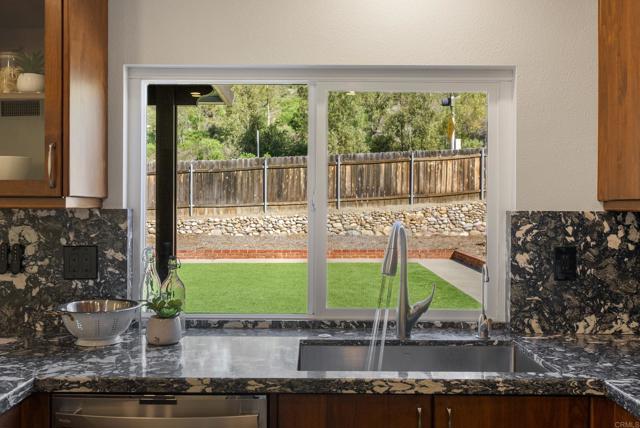 Detail Gallery Image 13 of 49 For 11458 via Promesa, San Diego,  CA 92124 - 4 Beds | 2/1 Baths