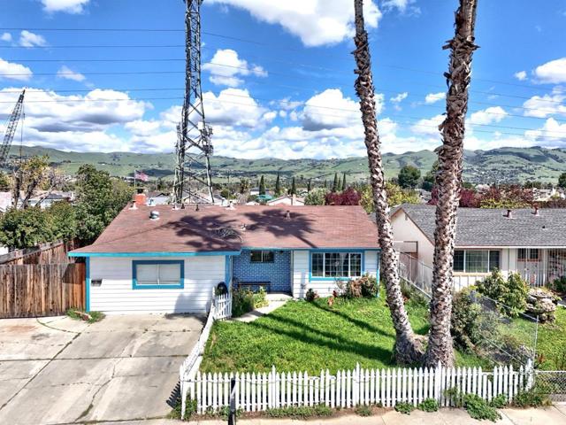1750 Leeward Drive, San Jose CA: https://media.crmls.org/mediaz/cc29ca6f-f99a-47fd-908e-f4660ba9793e.jpg