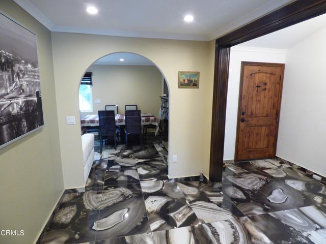 Detail Gallery Image 7 of 19 For 2434 Olive Ave, La Crescenta,  CA 91214 - 2 Beds | 2 Baths