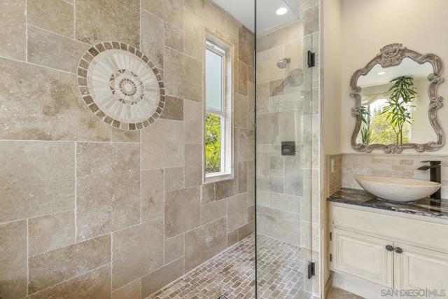 2505 Monterey Glen, Escondido CA: https://media.crmls.org/mediaz/cc2ab46c-06dd-46e7-9d06-1f39988cb137.jpg