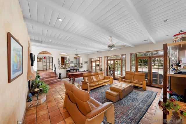 3928 La Cresta Way, Bonita CA: https://media.crmls.org/mediaz/cc2ac280-8ff7-4dcf-9fa9-79f88410cea0.jpg