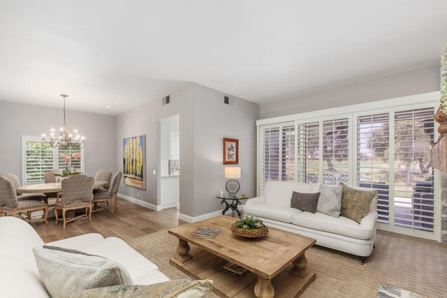 27 Oak Tree Drive, Rancho Mirage CA: https://media.crmls.org/mediaz/cc2bbd92-cae6-42f3-8f8d-c986c7d83341.jpg